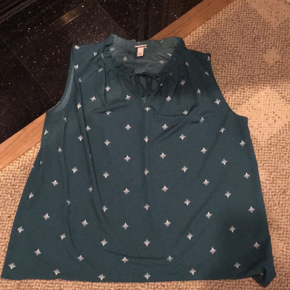 Sleeveless Foley top